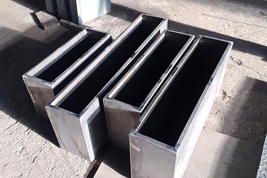 Mekonf-jardiniere-metalice-iasi