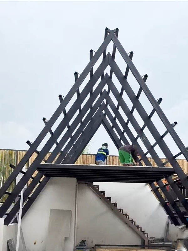 MEKONF-Iasi-Structuri-metalice-pentru-case-1